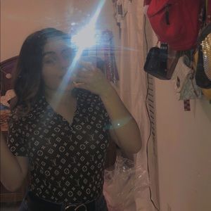 Meet your Posher, Casandra